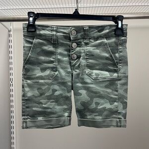 Arizona Jean Company Girls' Stretch Green Camo Button-Front Roll-Hem Shorts